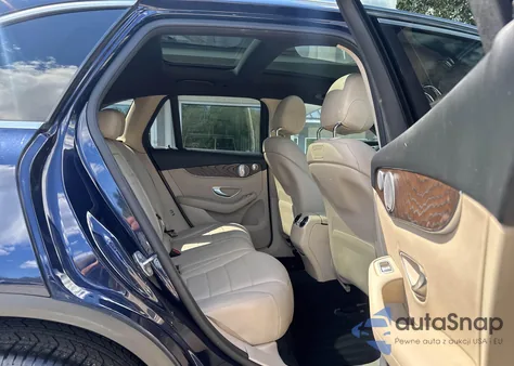 2018 Mercedes-Benz Glc 300 4Matic z USA, uszkodzony, nr VIN WDC0G4KB2JV096570